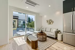 511 Howe St, Seattle, WA 98109 - Photo 6