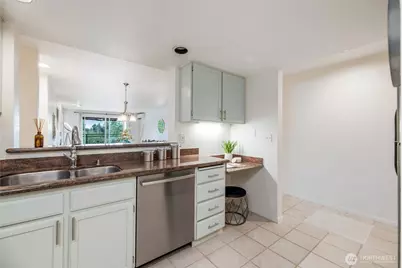 145 105th Avenue SE #11, Bellevue, WA 98004 - Photo 22