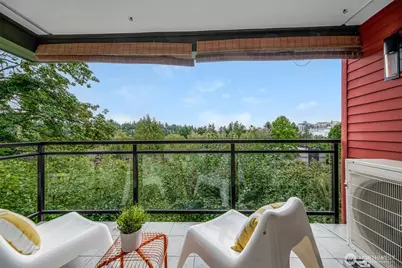 145 105th Avenue SE #11, Bellevue, WA 98004 - Photo 6