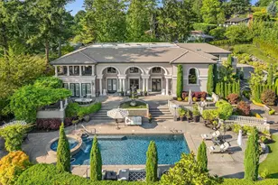 8638 NE 19th Pl, Clyde Hill, WA 98004 - Photo 2