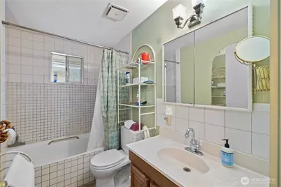 105 NE 180th Street, Shoreline, WA 98155 - Photo 10