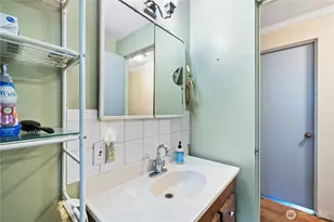 105 NE 180th St, Shoreline, WA 98155 - Photo 12