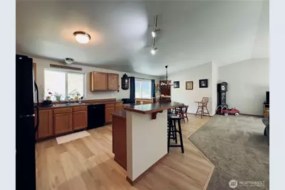 2037 Delameter Road, Castle Rock, WA 98611 - Photo 6