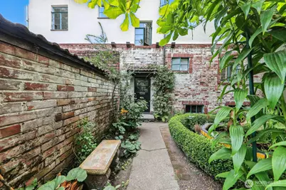 1106 NE 42nd Street #19, Seattle, WA 98105 - Photo 26