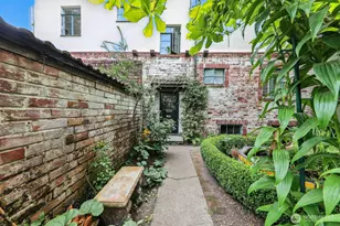 1106 NE 42nd St, Seattle, WA 98105 - Photo 26