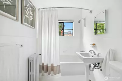 1106 NE 42nd Street #19, Seattle, WA 98105 - Photo 20