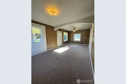 1052 Ballentine Street, Raymond, WA 98577 - Photo 4