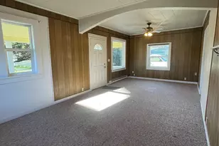 1052 Ballentine St, Raymond, WA 98577 - Photo 4