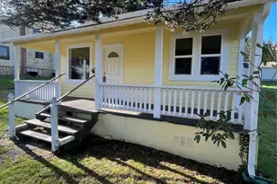 1052 Ballentine St, Raymond, WA 98577 - Photo 2