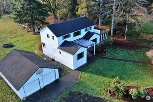 16 Urych Rd, Raymond, WA 98577 - Photo 2