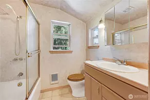 371 E Price St, Port Hadlock, WA 98339 - Photo 8