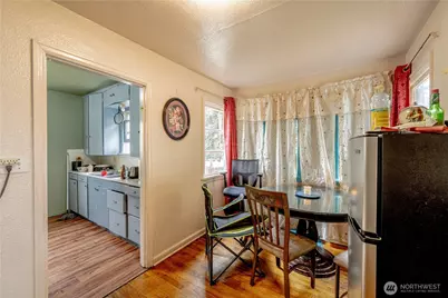 423 Park Avenue N, Renton, WA 98057 - Photo 12