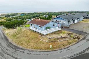 32007 J Pl, Ocean Park, WA 98640 - Photo 2