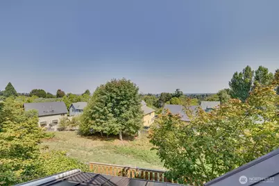 2960 SW Raymond Street #204, Seattle, WA 98126 - Photo 16