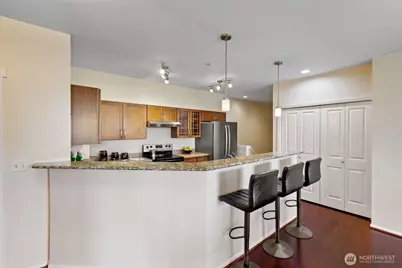 2960 SW Raymond Street #204, Seattle, WA 98126 - Photo 4