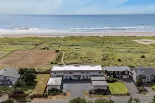 33613 G St, Ocean Park, WA 98640 - Photo 2