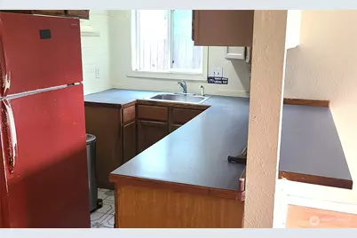 529 N 103rd Street, Seattle, WA 98133 - Photo 4