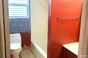 529 N 103rd St, Seattle, WA 98133 - Photo 8