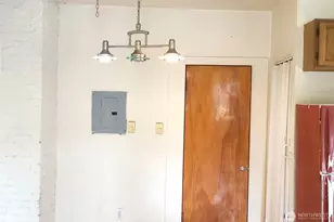 529 N 103rd St, Seattle, WA 98133 - Photo 6