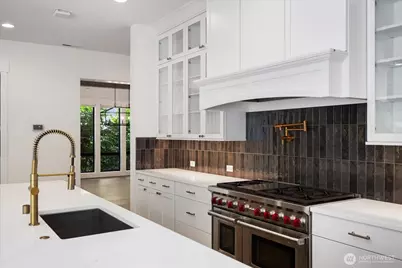 10924 SE 24th Place, Bellevue, WA 98004 - Photo 6