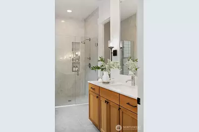 10924 SE 24th Place, Bellevue, WA 98004 - Photo 16