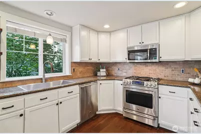 6562 5th Avenue NE #C, Seattle, WA 98115 - Photo 8