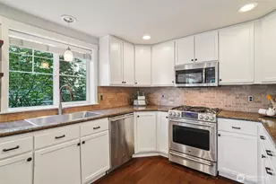 6562 5th Ave NE, Seattle, WA 98115 - Photo 8