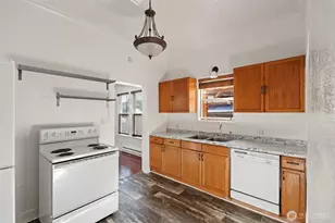 303 W Magnolia St, Centralia, WA 98531 - Photo 12