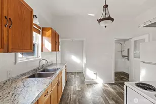 303 W Magnolia St, Centralia, WA 98531 - Photo 8