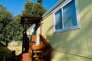 545 Hendricks St, Port Townsend, WA 98368 - Photo 2