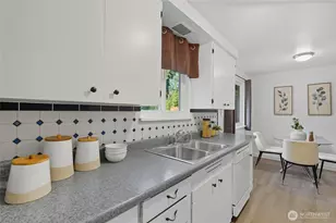 1006 NE 126th St, Seattle, WA 98125 - Photo 18