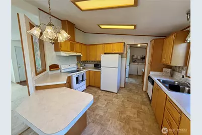 1628 Pleasant Avenue, Wenatchee, WA 98801 - Photo 6