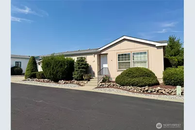 1628 Pleasant Avenue, Wenatchee, WA 98801 - Photo 2
