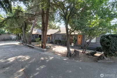 2135 4th Street, Bremerton, WA 98312 - Photo 2