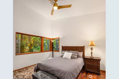 12741 NE 39th Street, Bellevue, WA 98005 - Photo 16