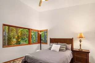 12741 NE 39th St, Bellevue, WA 98005 - Photo 16