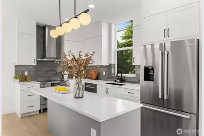 1627 B 21st Avenue, Seattle, WA 98122 - Photo 2