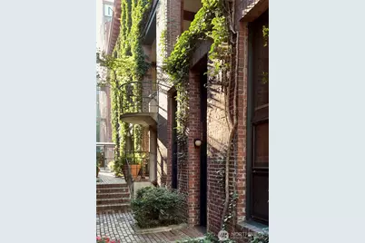 611 Post Avenue #7, Seattle, WA 98104 - Photo 18