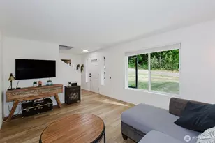 7891 SW Conifer Ln, Port Orchard, WA 98367 - Photo 4