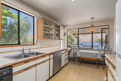 15082 South Lakeshore Road, Chelan, WA 98816 - Photo 14