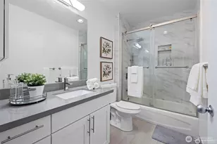668 S Lane St, Seattle, WA 98104 - Photo 2