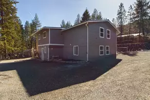 9 Pine Grove St, Republic, WA 99166 - Photo 2