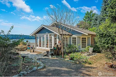 221 Madrona Road, Nordland, WA 98358 - Photo 2