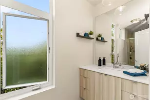 319C Malden Ave E, Seattle, WA 98112 - Photo 12