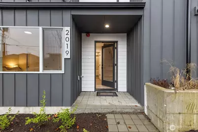 2017 W Bertona Street, Seattle, WA 98199 - Photo 2