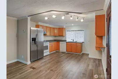 415 Lakeview Road #F16, Lynnwood, WA 98087 - Photo 10