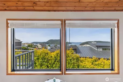 2016 Piper Circle, Anacortes, WA 98221 - Photo 10