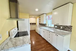 4374 Northgate Dr, Oak Harbor, WA 98277 - Photo 2