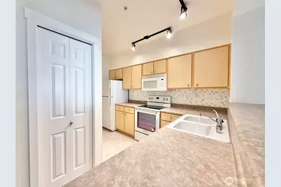 13301 SE 79th Place #C311, Newcastle, WA 98059 - Photo 4