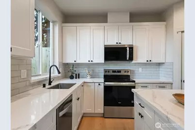 429 Legion Drive, Everett, WA 98201 - Photo 10